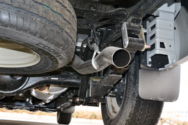 2015款五十铃D-MAX 2.5T两驱手动豪华型4JK1