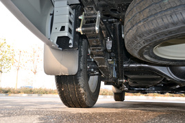 2015款五十铃D-MAX 2.5T两驱手动豪华型4JK1