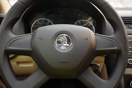 2015款斯柯达明锐经典1.6L自动逸杰版