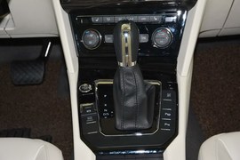 2015款大众凌渡280TSI DSG豪华版