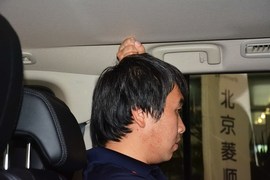 2015款三菱帕杰罗3.0L精英超越版国V到店实拍