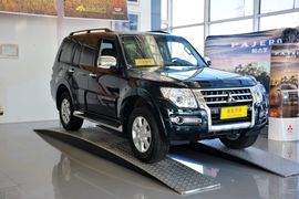 2015款三菱帕杰罗3.0L精英超越版 国V