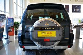 2015款三菱帕杰罗3.0L精英超越版 国V