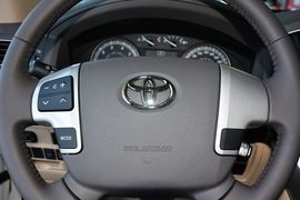 2012款丰田兰德酷路泽4.0L自动VX
