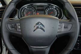2015款雪铁龙C3-XR 1.6THP自动先锋型