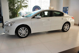 2012款标致508 2.0L自动智享版
