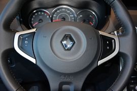 2014款雷诺科雷傲2.5L两驱都市版 改款