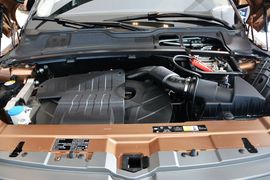 2015款路虎揽胜极光2.0T 5门耀享版