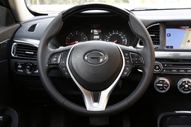 2015款传祺GA6 1.8T自动尊贵版试驾实拍组图