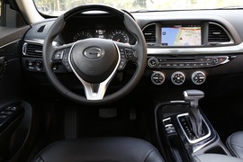 2015款传祺GA6 1.8T自动尊贵版试驾实拍组图