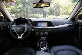 2015款传祺GA6 1.8T自动尊贵版试驾实拍组图