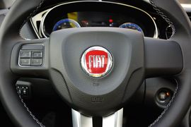 2015款菲亚特菲翔1.4T自动智享版