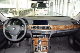 2013款宝马740Li豪华型