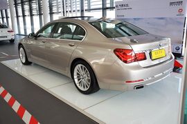 2013款宝马740Li豪华型