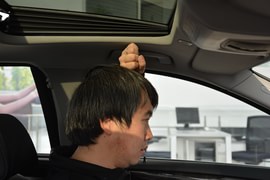 前排头部空间