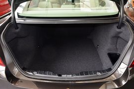 2014款宝马528i xDrive设计套装型