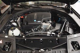 2014款宝马528i xDrive设计套装型