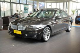 2014款宝马528i xDrive设计套装型