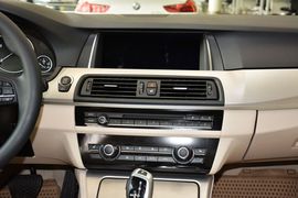 2014款宝马528i xDrive设计套装型