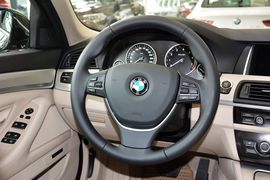2014款宝马528i xDrive设计套装型