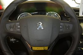 2014款标致408 1.6T自动尊贵版