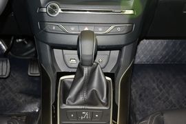 2014款标致408 1.6T自动尊贵版