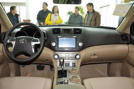 2013款丰田汉兰达2.7L两驱7座紫金版