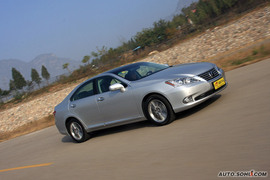 2010款雷克萨斯ES350尊贵版试驾