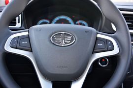 2015款骏派D60 1.8L自动豪华型