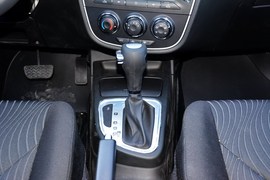 2015款骏派D60 1.8L自动豪华型