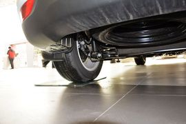 2013款起亚新佳乐2.0L 7座自动豪华版 京V