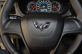 2015款五菱宏光V 1.5L基本型