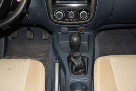 2015款五菱宏光V 1.5L基本型