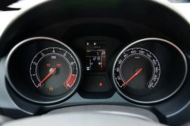 2015款MG GT 1.5T自动豪华版