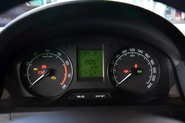 2015款斯柯达昕锐1.6L自动优选型