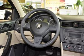 2015款斯柯达昕锐1.6L自动优选型