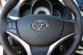 2015款丰田威驰1.5L手动智享星光版