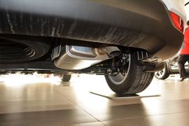 2013款起亚新佳乐2.0L 7座自动舒适版 京V