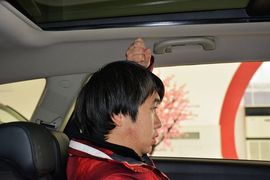 2013款起亚新佳乐2.0L 7座自动舒适版 京V
