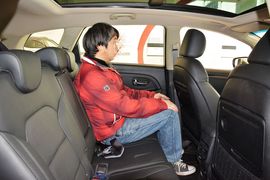 2013款起亚新佳乐2.0L 7座自动舒适版 京V