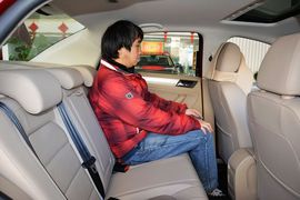 后排空间