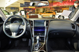 2015款英菲尼迪Q50L 2.0T悦享版