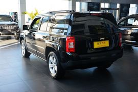2014款Jeep自由客2.0L运动增强版