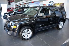 2014款Jeep自由客2.0L运动增强版