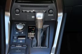 2015款雷克萨斯NX300h全驱锋芒版