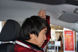 前排头部空间