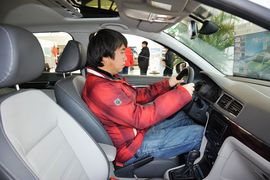 2013款大众朗行1.4T手动豪华型