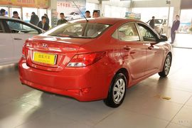 2014款现代瑞纳三厢1.4L自动智能型GLS