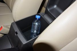 2011款现代悦动1.6L自动豪华型