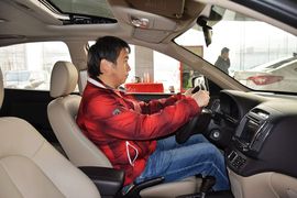 2011款现代悦动1.6L自动豪华型